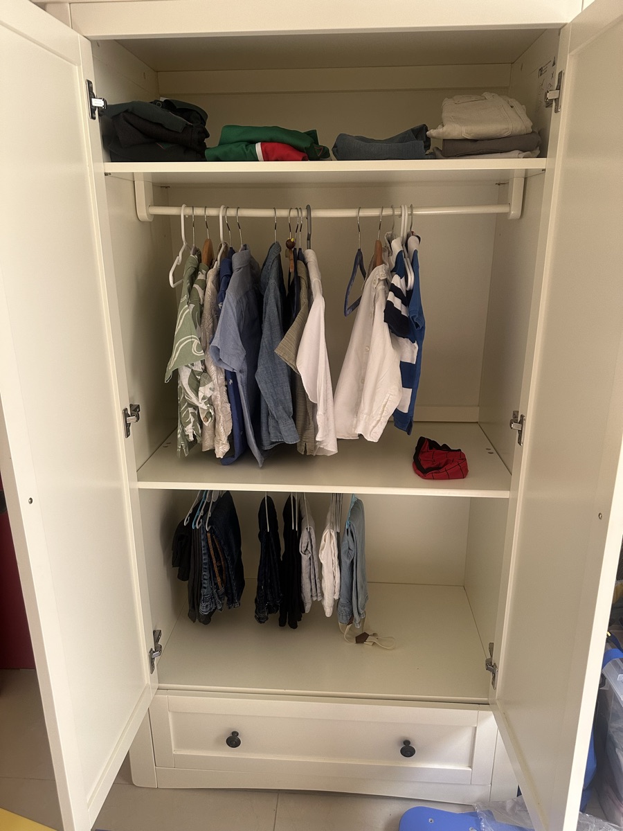 Beds and safes - Image 3