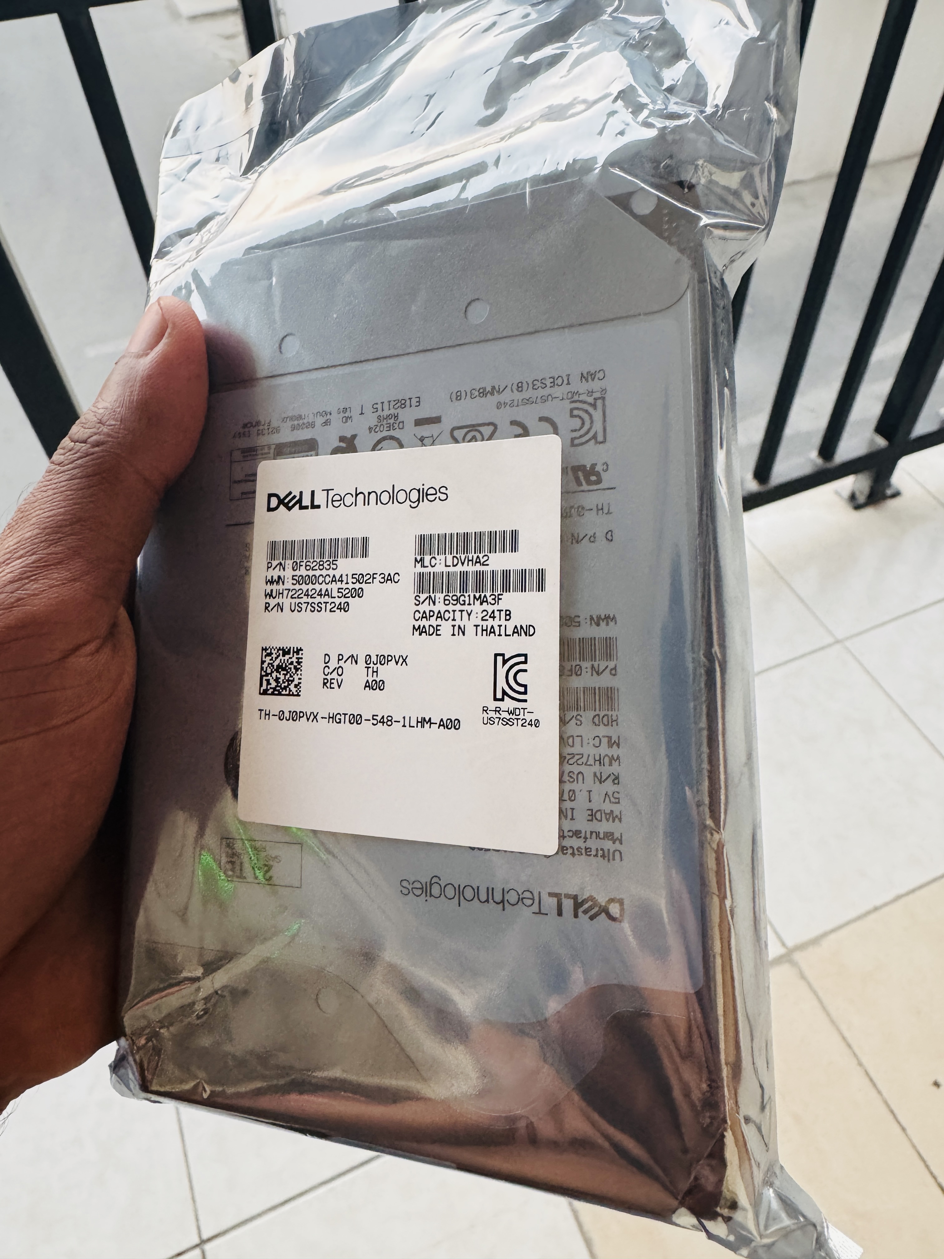 Dell J0PVX 24 TB SAS Hard Drive – Brand New / Unused - Image 1