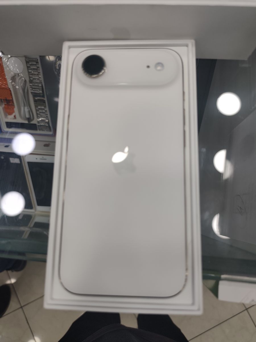 iPhone 17 Air - Image 1