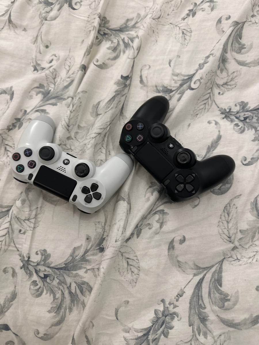 PS4 Pro - Image 2
