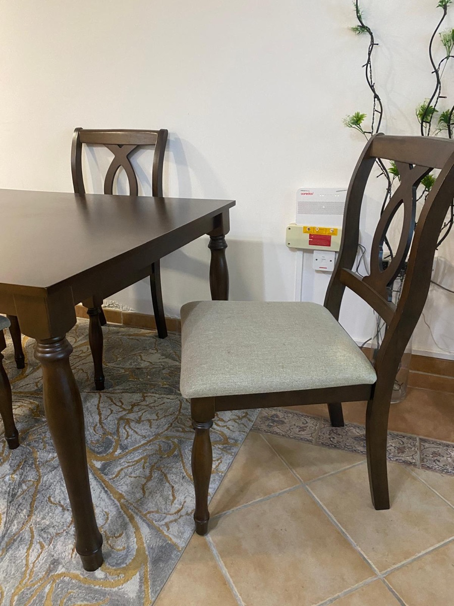 Homes R Us Dining Set - Image 3