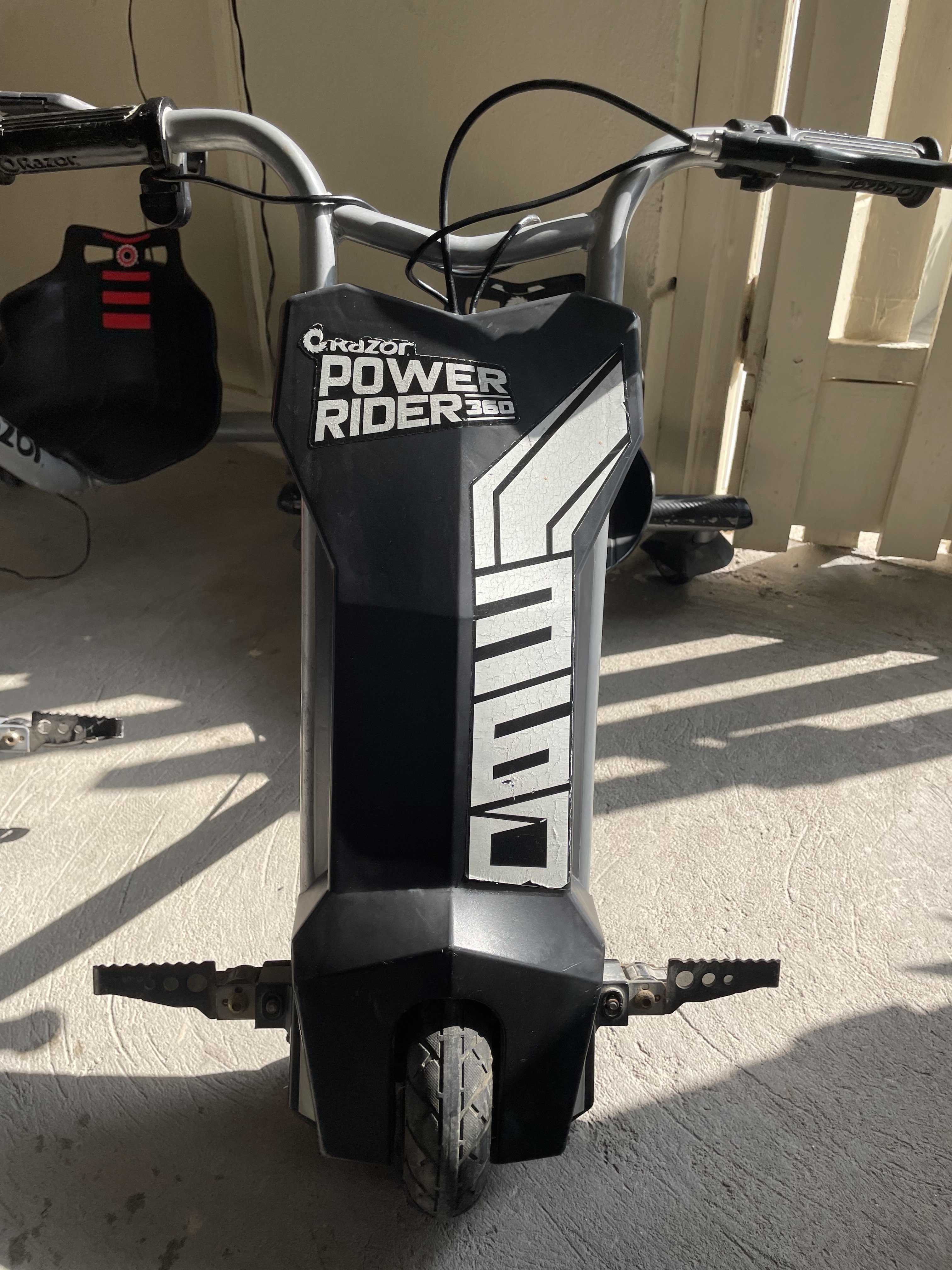 Razor scooters x 2  - Image 3