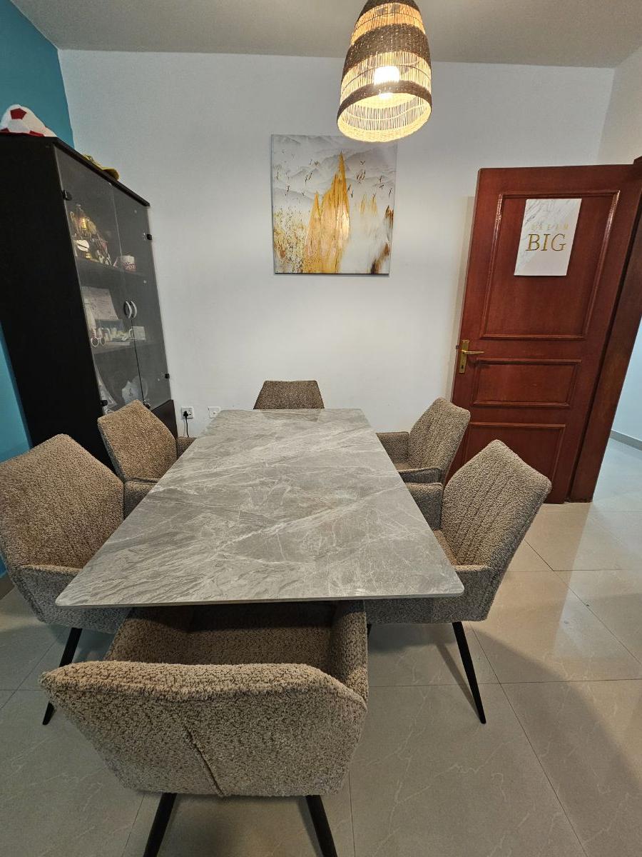 Dining table - Image 2