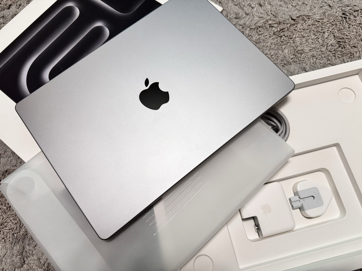 Macbook Pro 14-inch M3 2023 512GB SSD Space Grey - Image 1