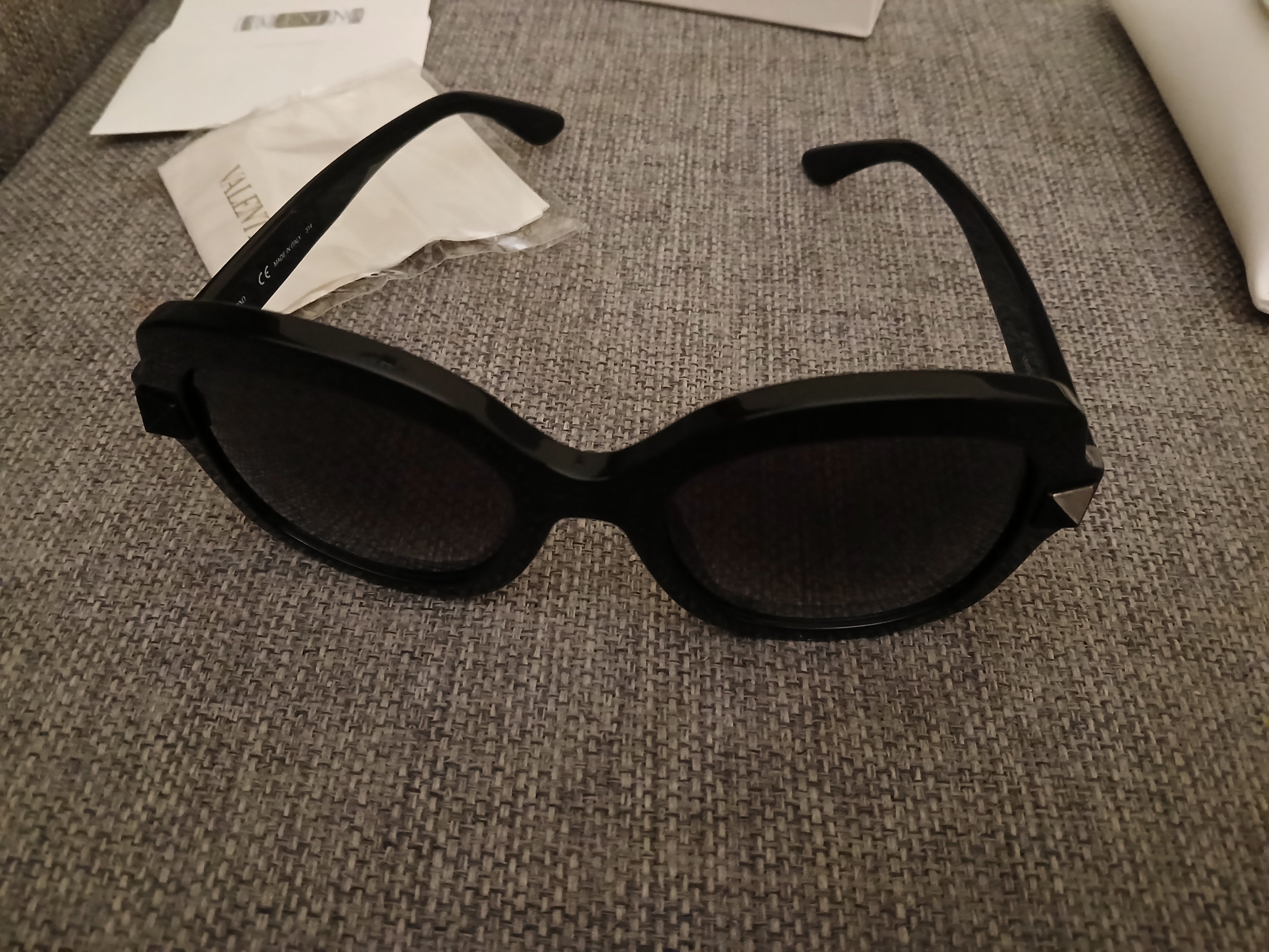Sunglasses (Valentino) - Image 5