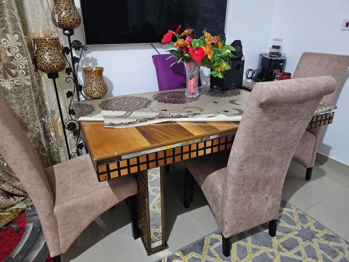 Dining table 4 chairs - Image 2
