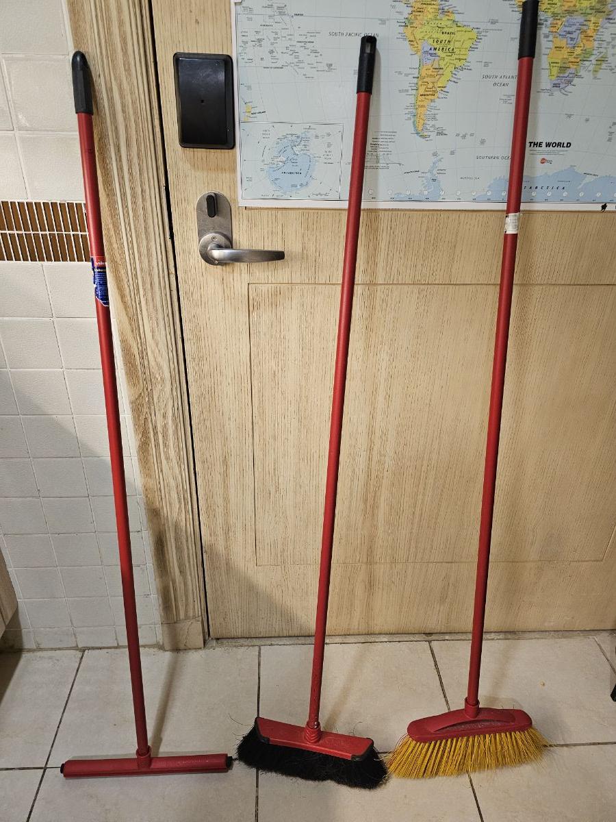 Bathroom stuff - Image 5