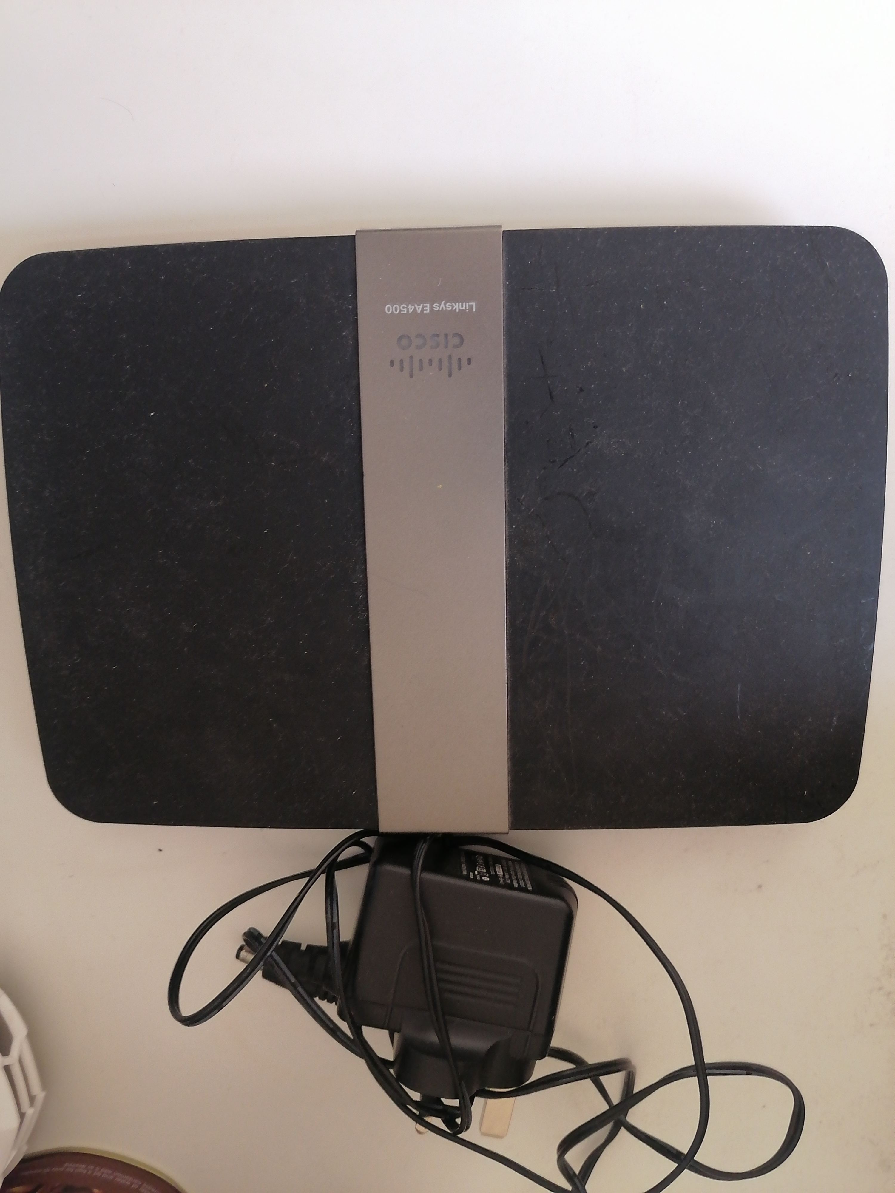 Linksys N900 Wifi Wireless DualBand+ Router with Gigabit& USB - Image 1