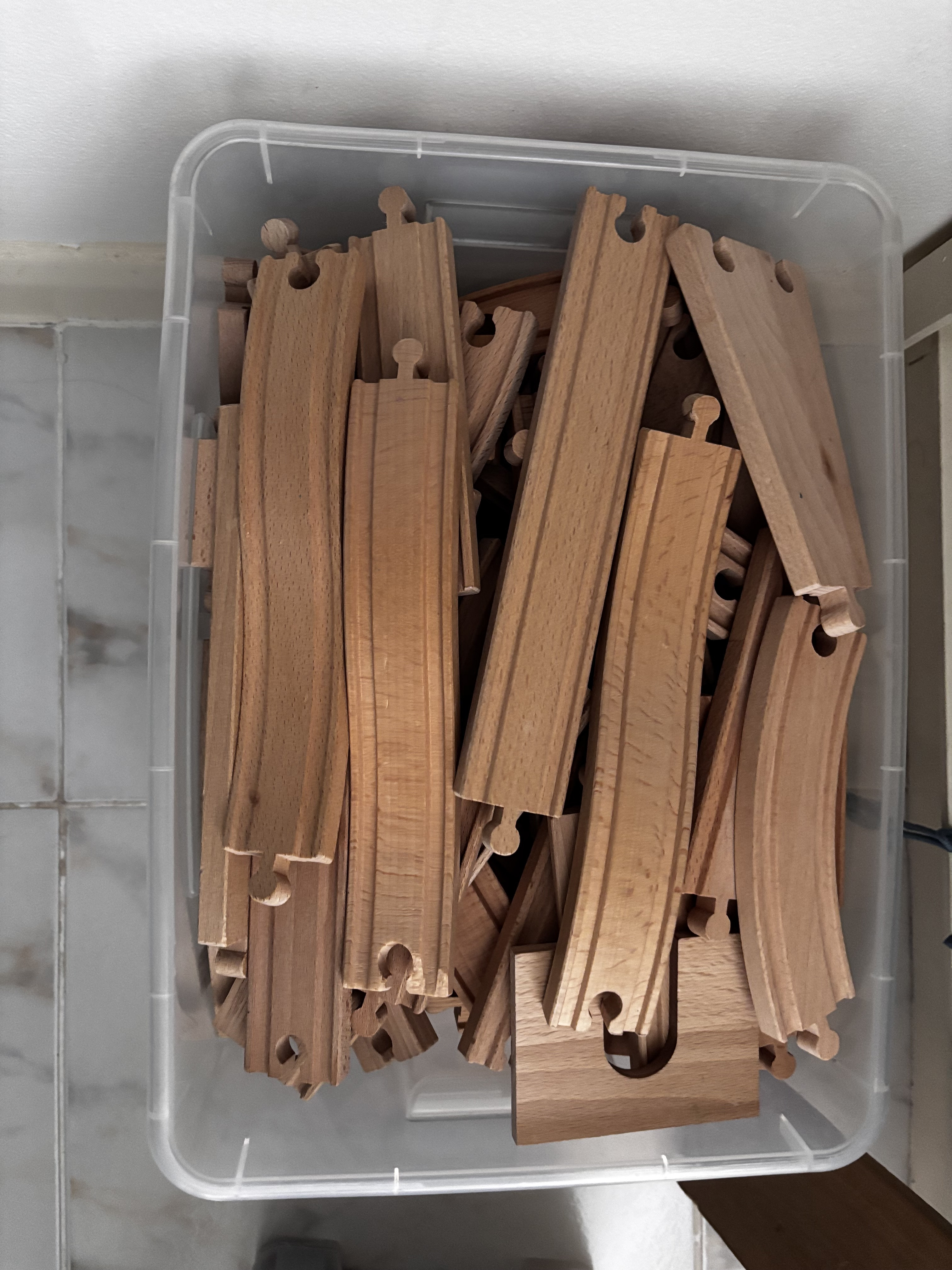 IKEA TRACKS - Image 1