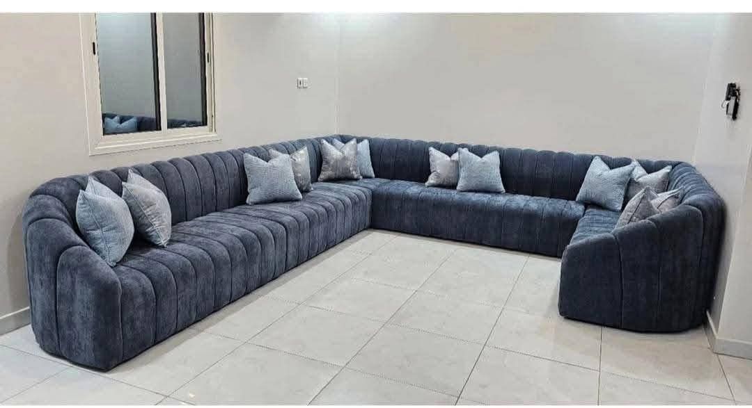 Curtain and sofa - Image 2