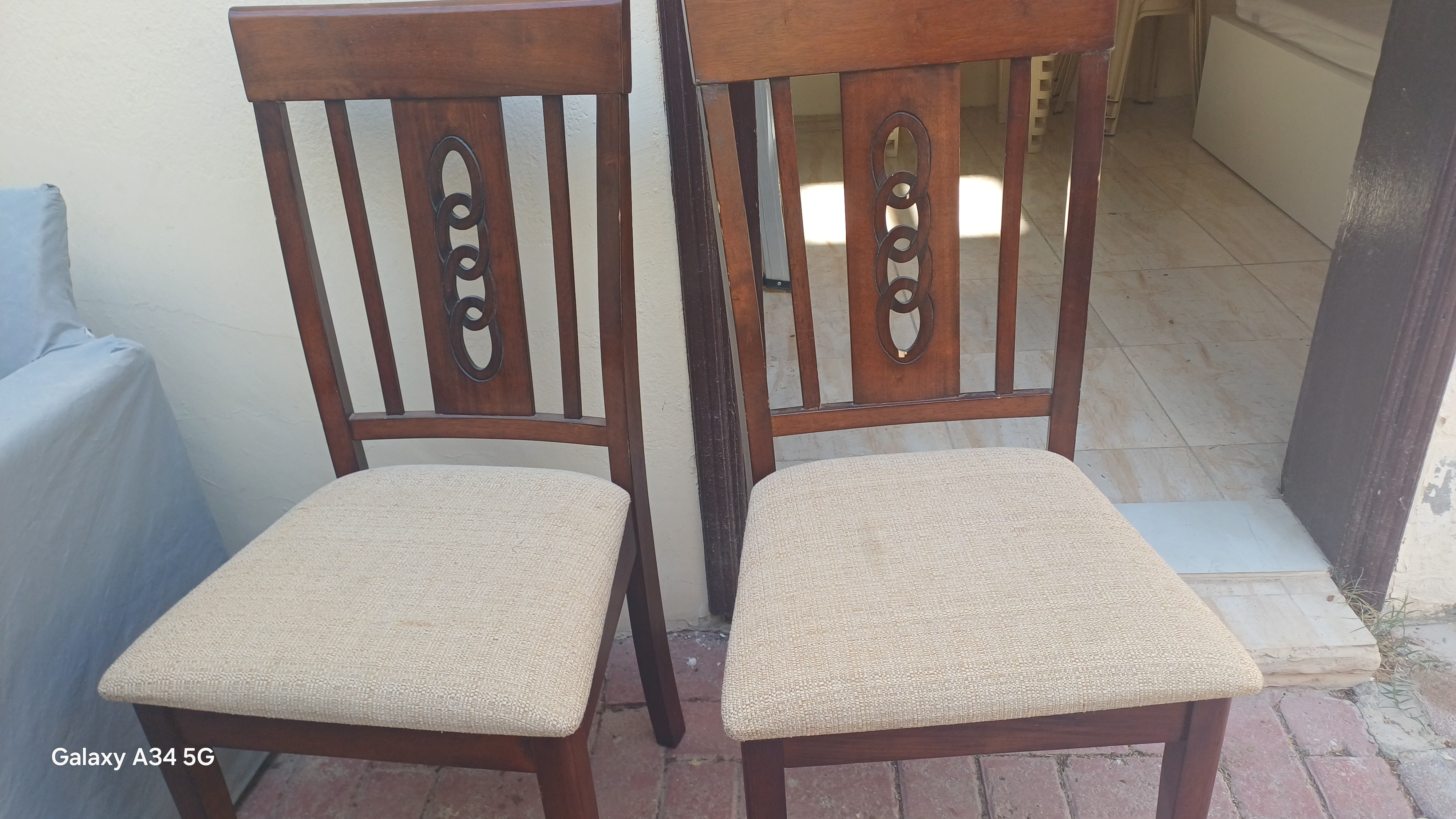 5 chairs ,  - Image 2