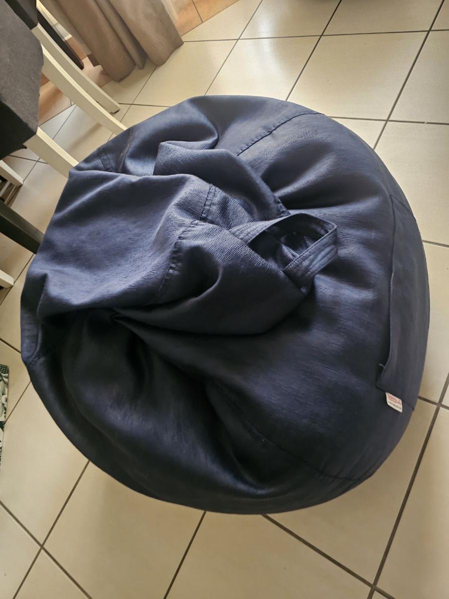 Mirror and bean bag chair - Image 9