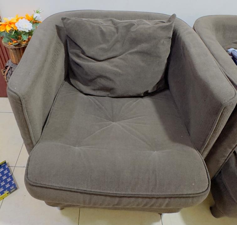 Old 3+2+1seater brown sofa  and 1 tea table  - Image 7