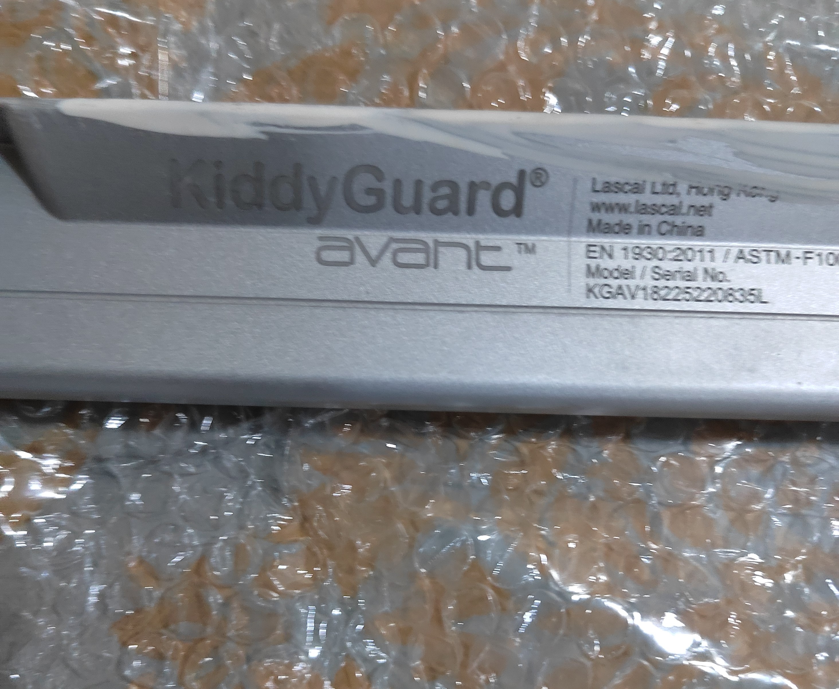 Kiddy Guard Avant Safety Gate stairway installation - for Sale - Image 2