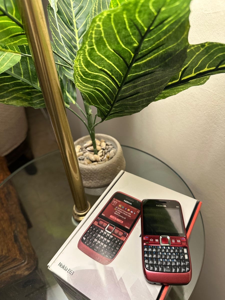 Old Nokia Classic phones. Free delivery - Image 8