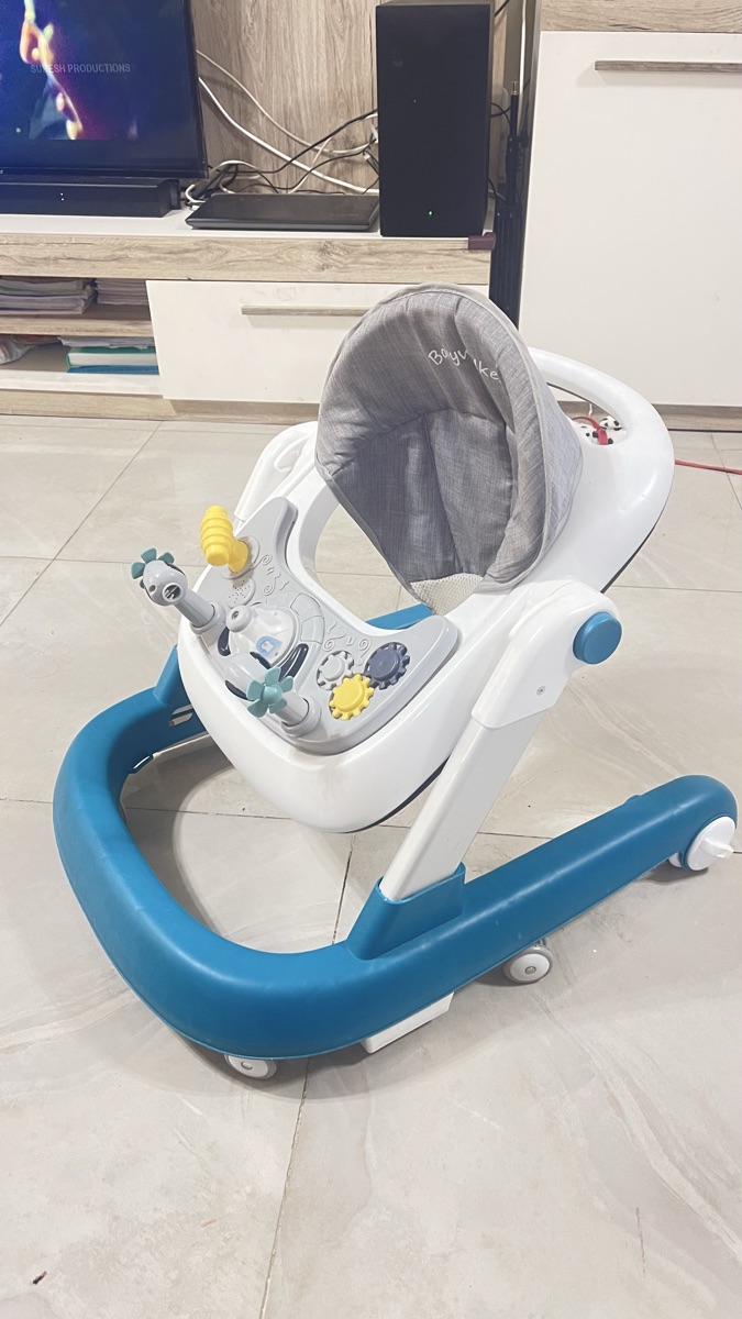 Two baby walkers available in good condition one walker is 2 in 1 - Image 4