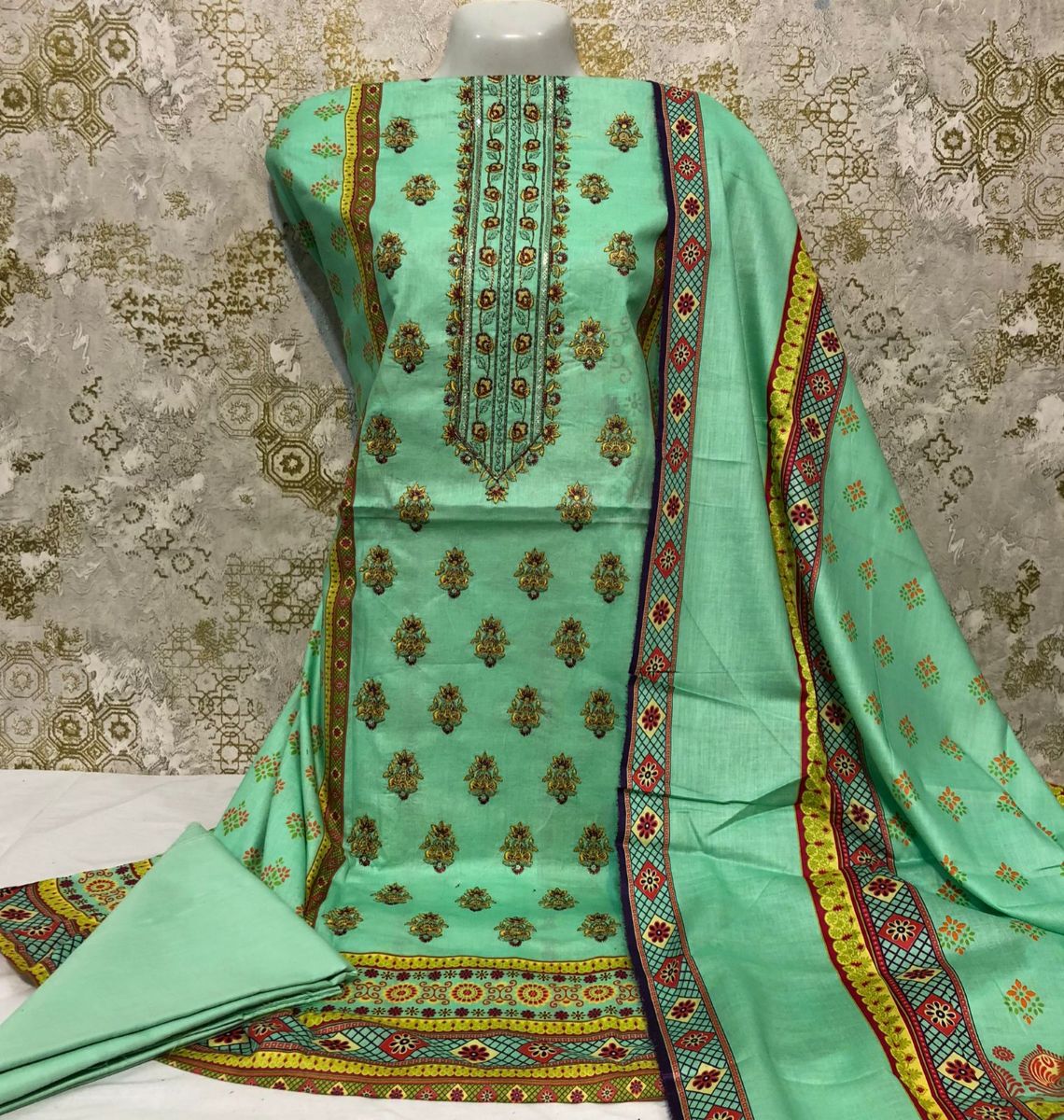 Lawn Branded Collection Outfit - Image 11