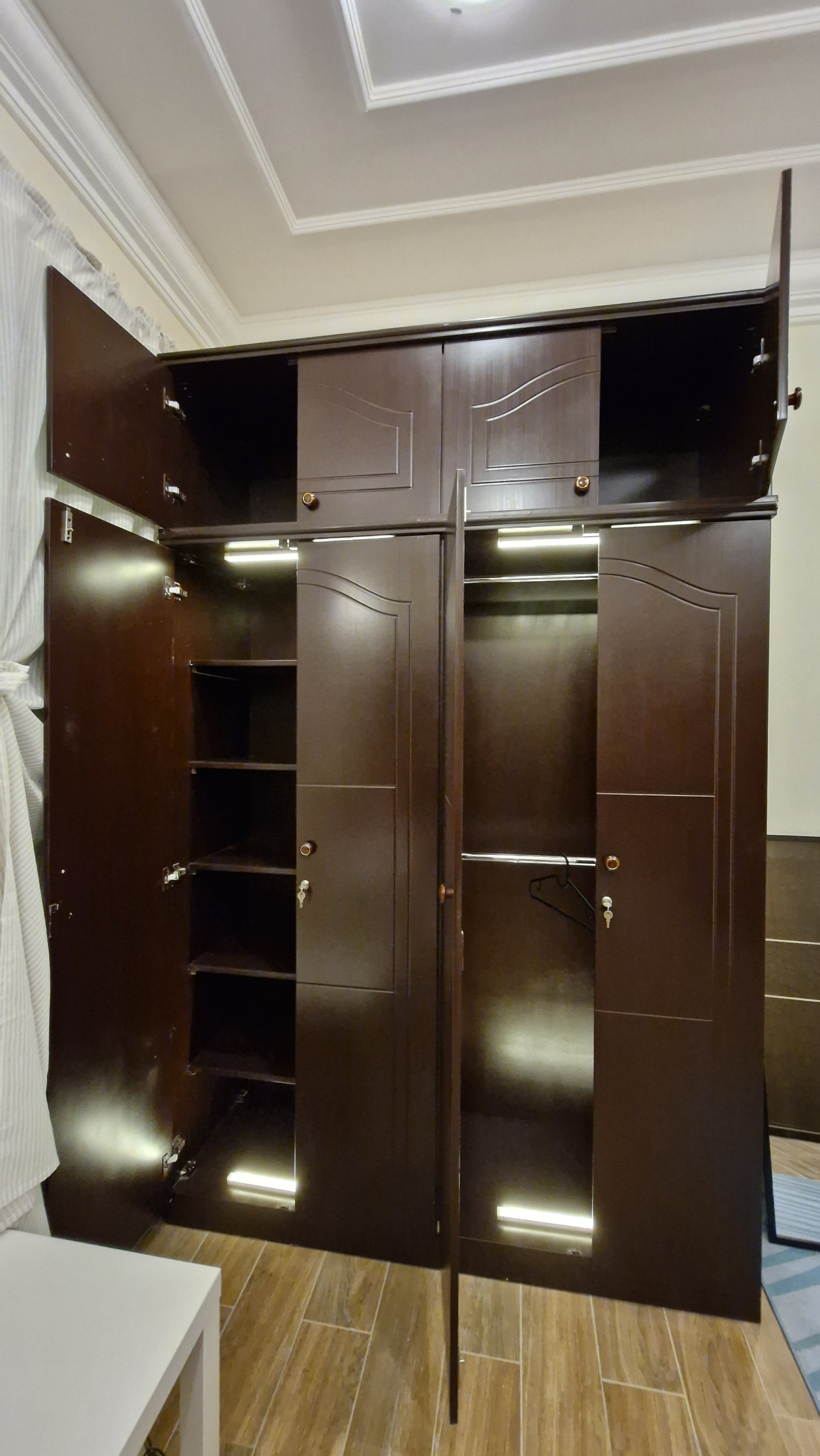8 Door Heavy Duty Cabinet  - Image 4