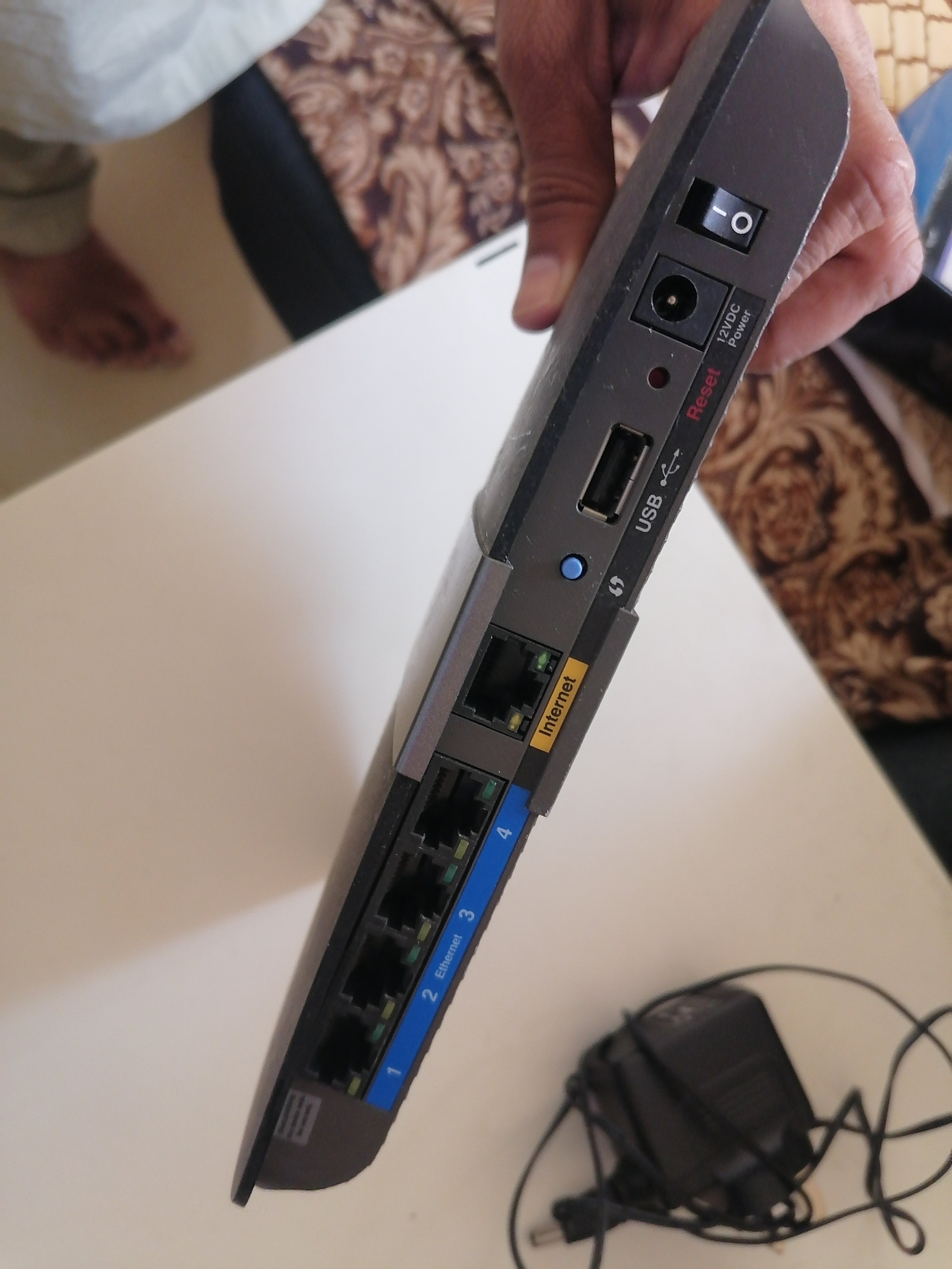 Linksys N900 Wifi Wireless DualBand+ Router with Gigabit& USB  - Image 4
