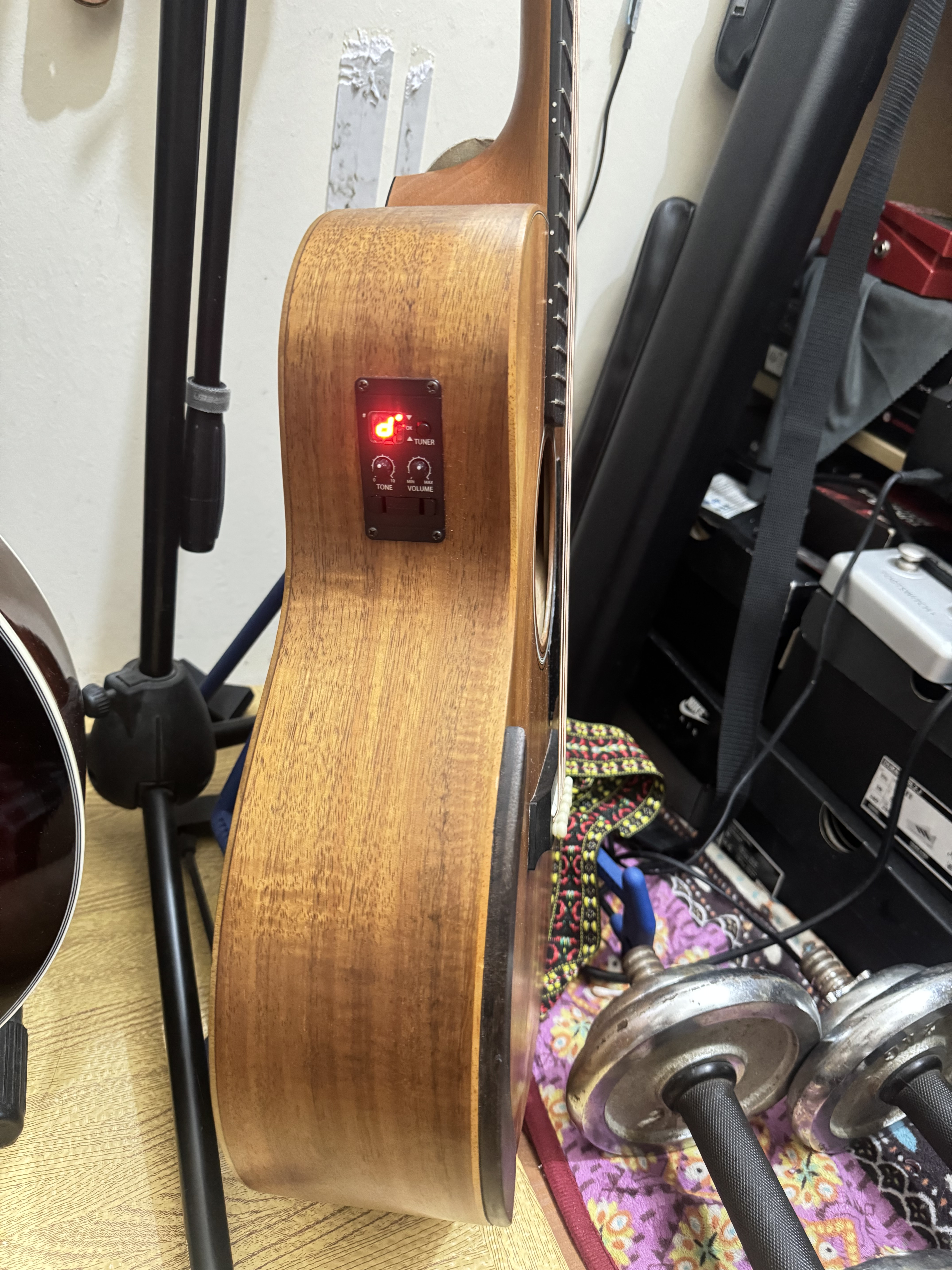 Taylor Gs Mini-e koa Acoustic Electric guitar swap  - Image 2