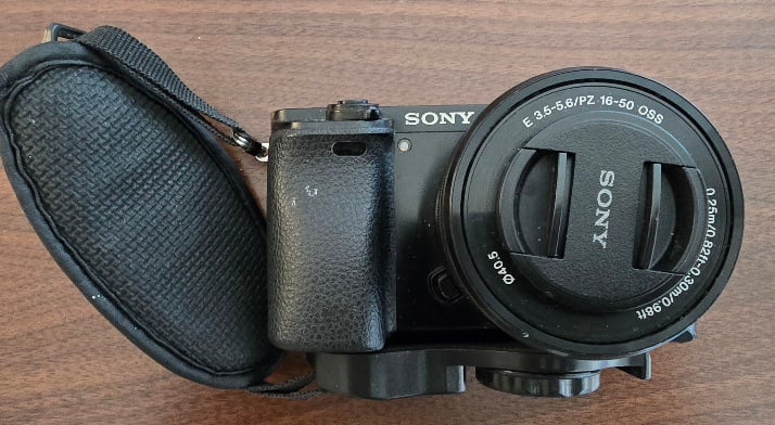 Sony A6000 mirrorless camera full of accessories - Image 4