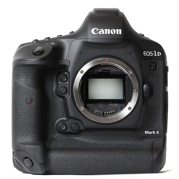 Canon 1dx mark 2 like new - Image 1