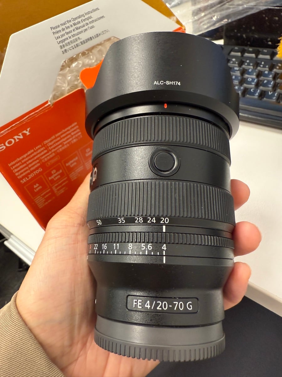 Sony a7cii and sony 20-70mm F4 glens - Image 2