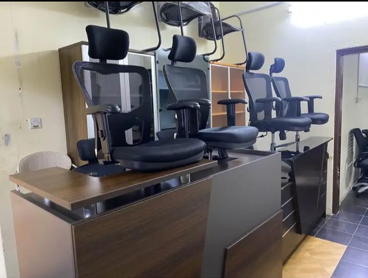 Used office desk and chair buy sell in qatar 55157083 - Image 1