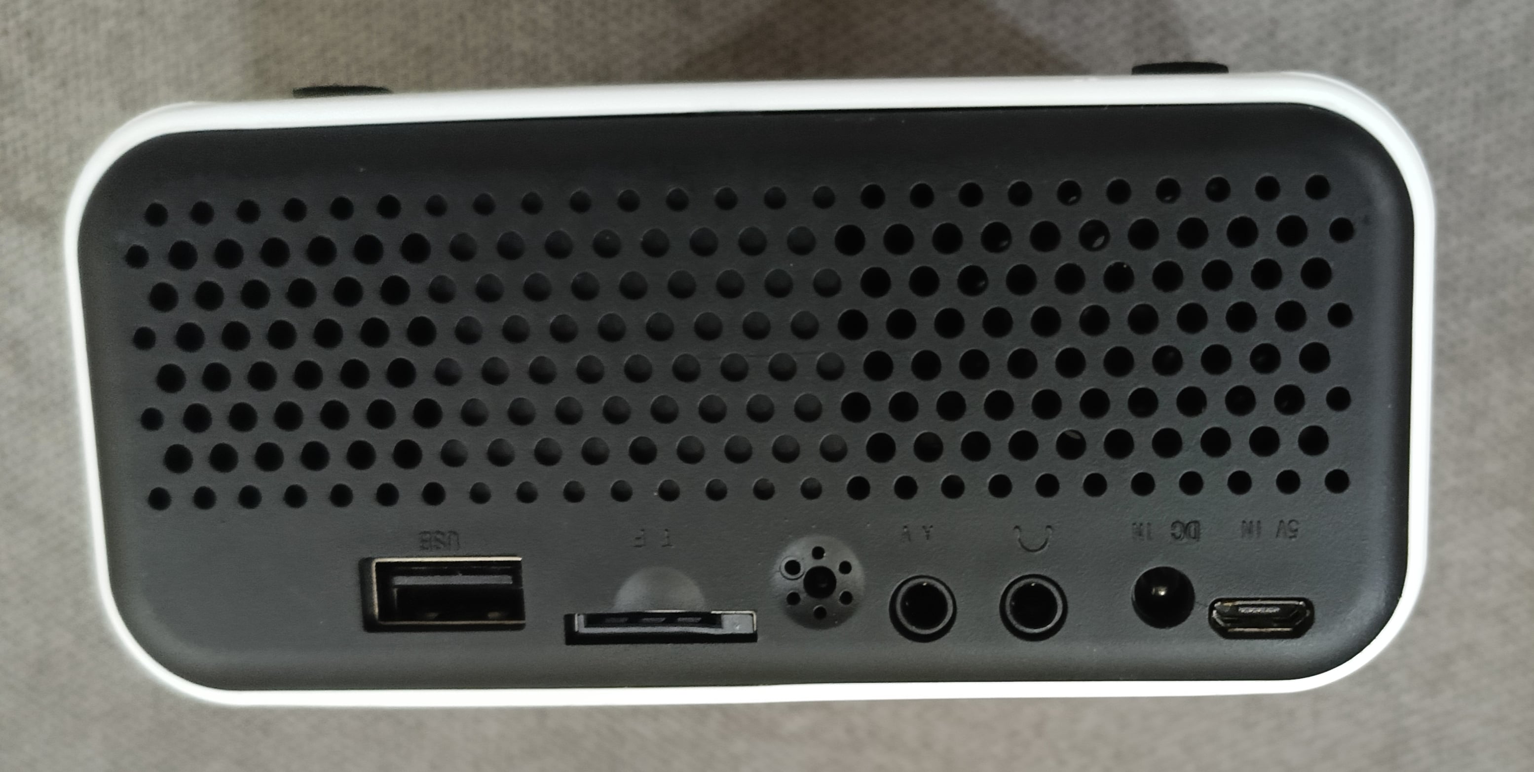 Mini Projector  - Image 4