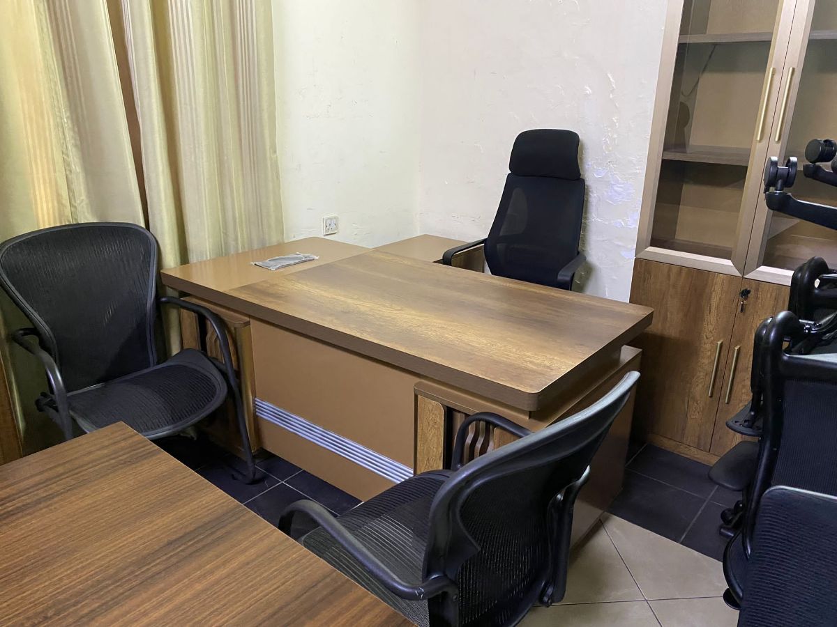 Used Office desk & chairs selling 55157083 - Image 9