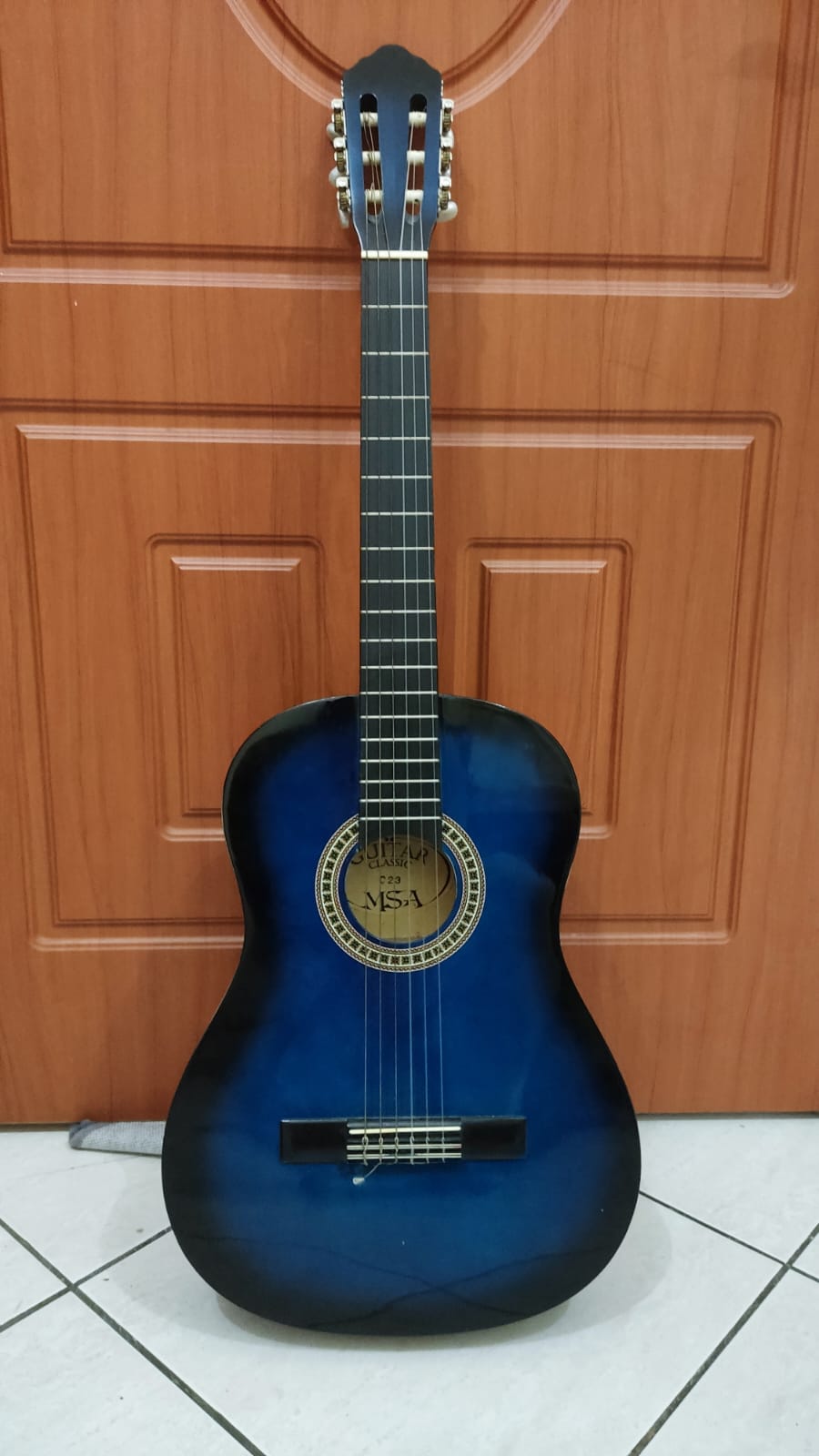 Perfect Guitar for Young Learners & Beginners - Image 1