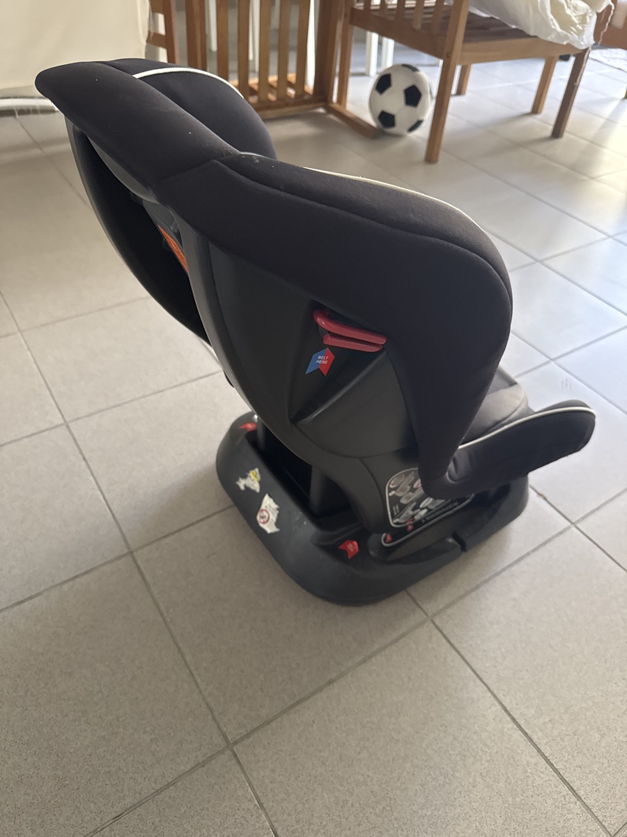 Car seat - Image 1