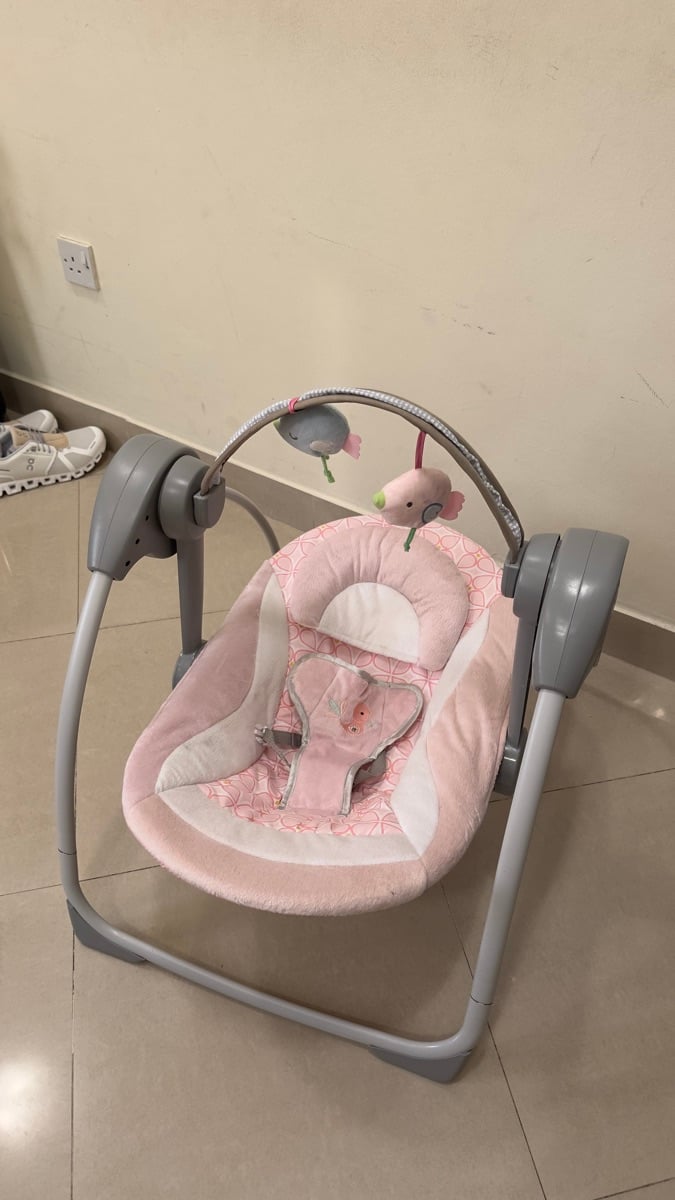 Baby deluxe electric automatic swing - Image 1