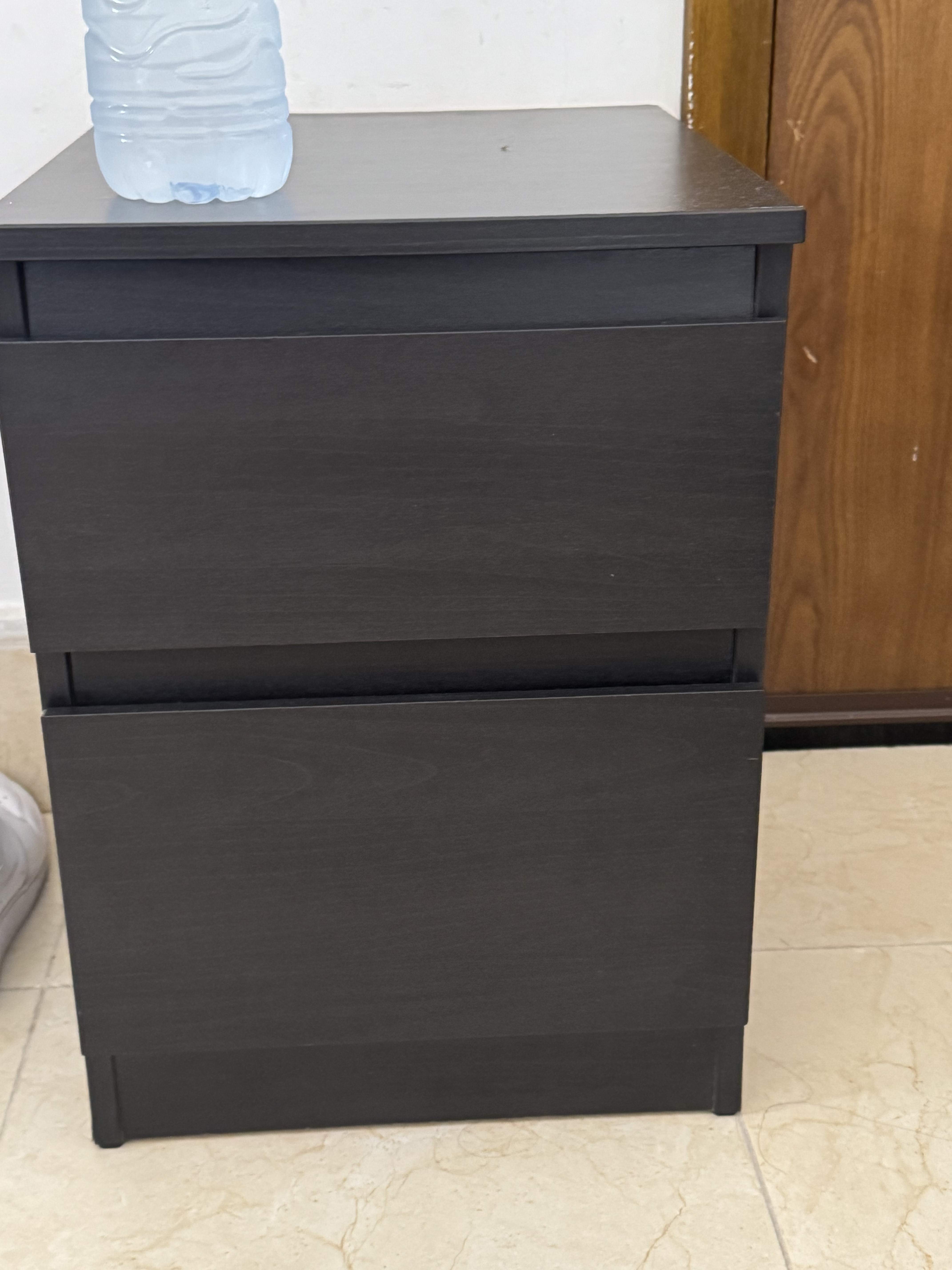Queen bed with mattress and bedside cabinets  - Image 3