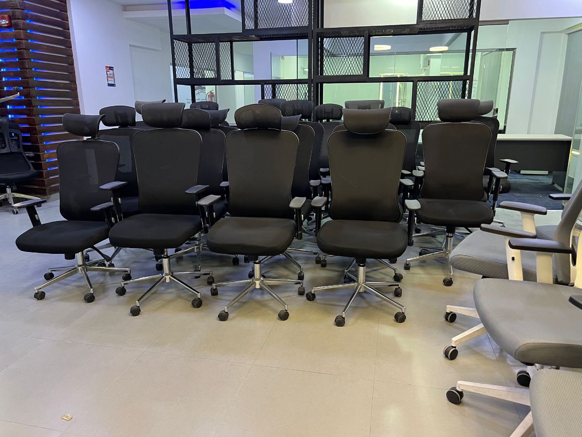 Used office furniture buy sell in Qatar 51448902 - Image 16