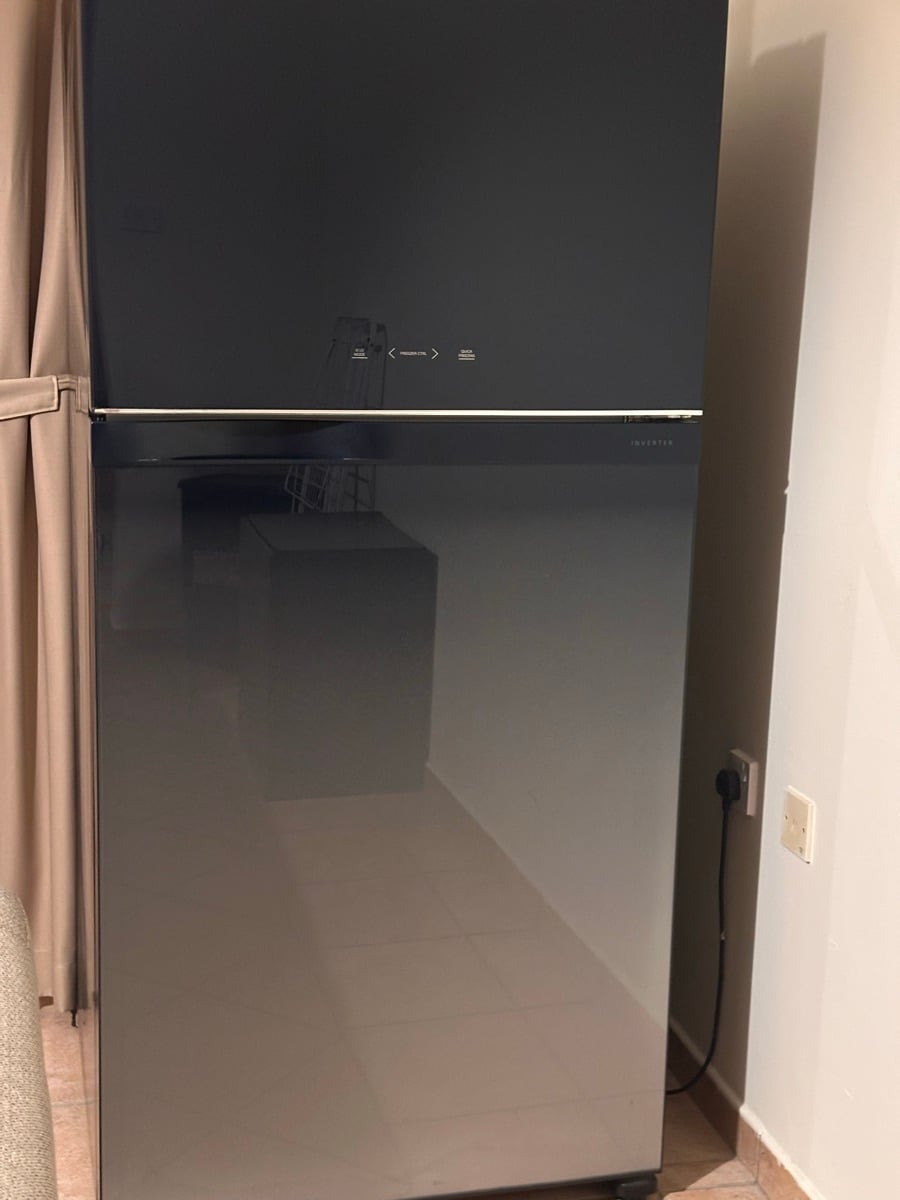 TOSHIBA blue tempered glass refrigerator 600litres - Image 3
