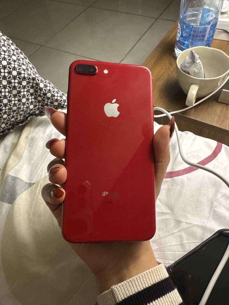 iPhone 8 Plus - Image 2