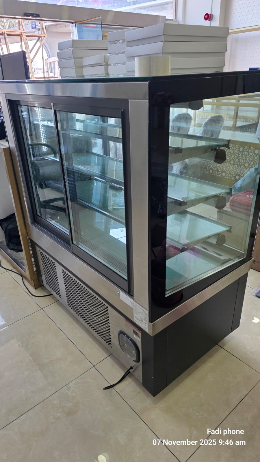 براد عرض كبير  cake glass fridge  - Image 3
