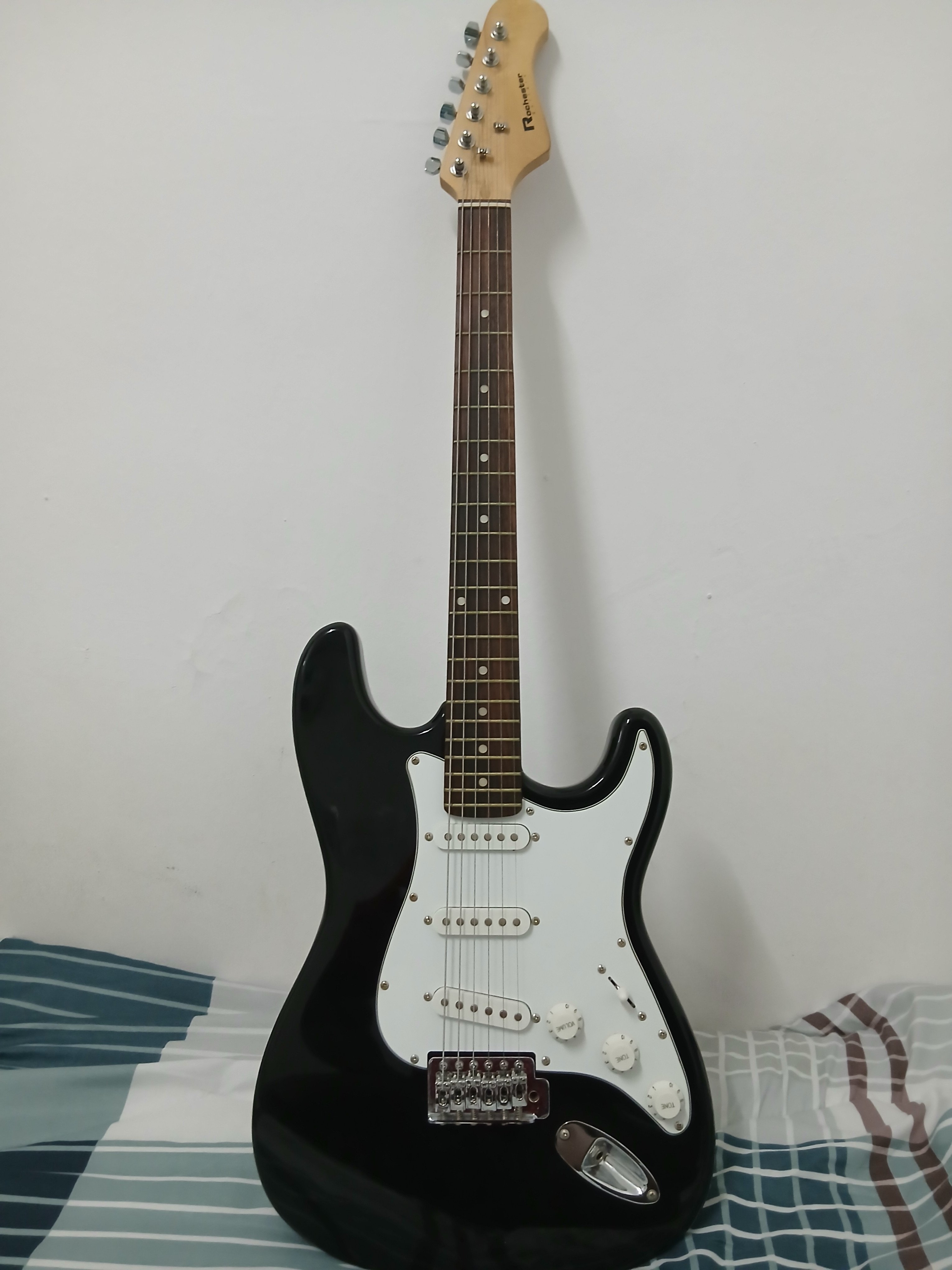 Guitar - Image 2
