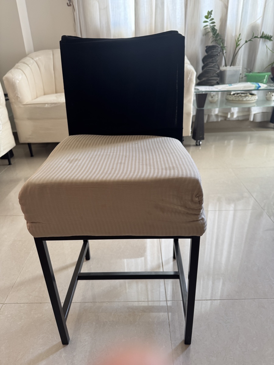 Dinning table + chair for sell, Wooden made Very good quality 200Qr for 4 chair, Location al khor - Image 11