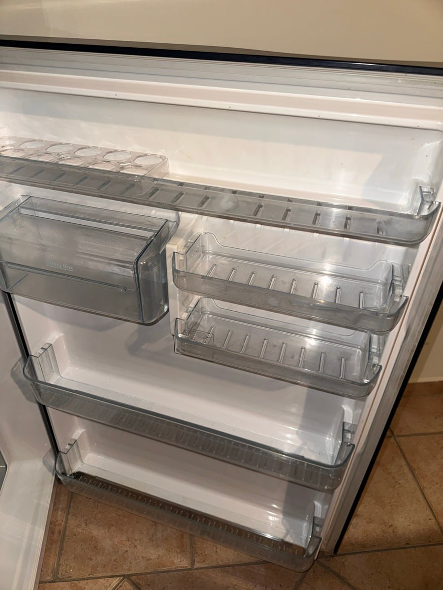 TOSHIBA blue tempered glass refrigerator 600litres - Image 6