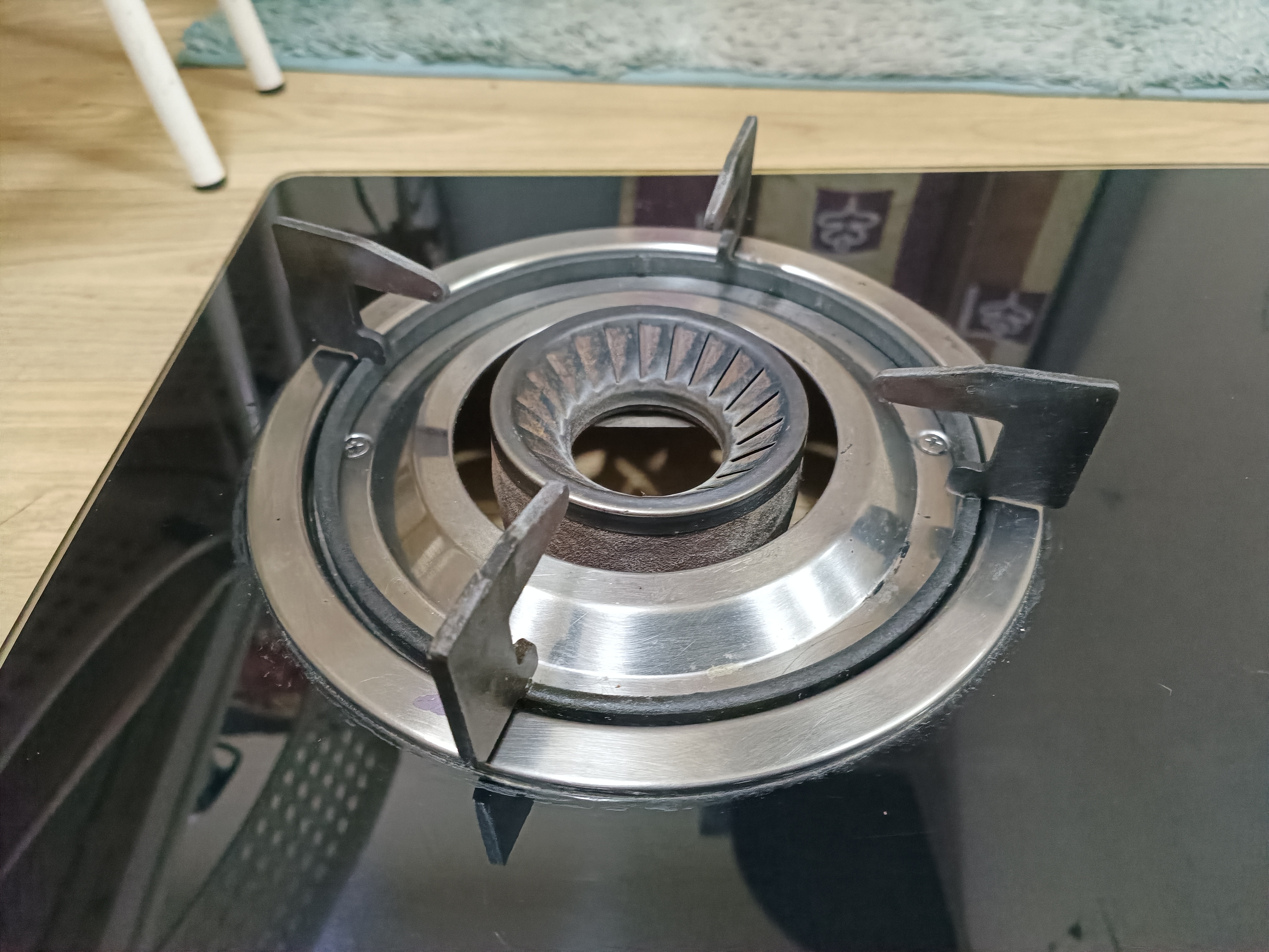 Oscar 2-Burner Gas Cooker with Glass Top - Black  - Image 3