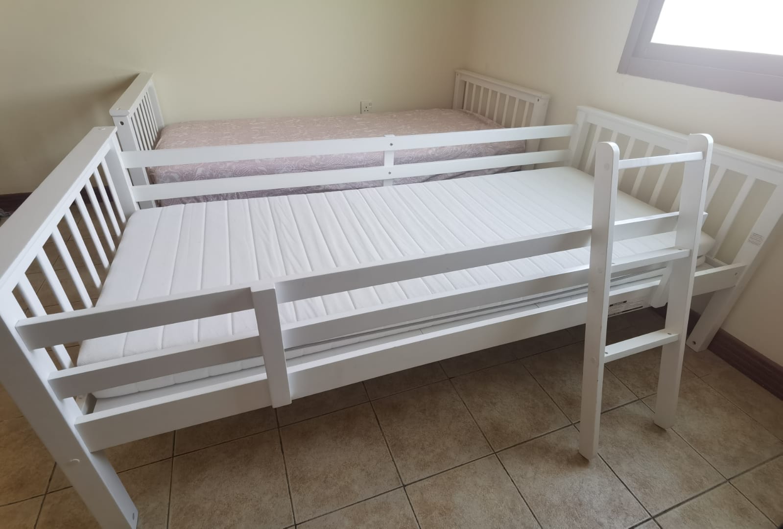 Bunk bed with 2 thick mattresses (including delivery within Doha) - Image 1