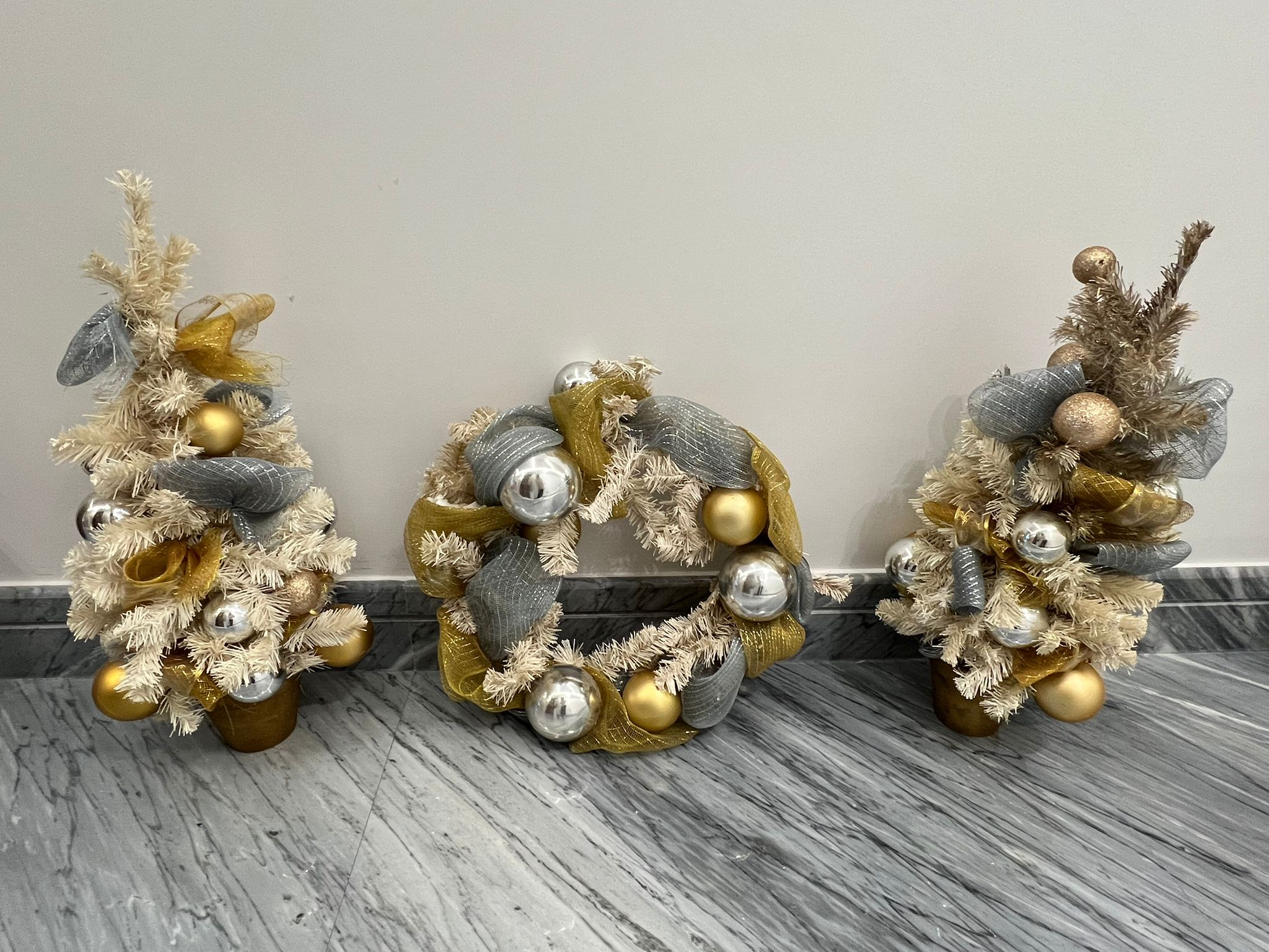 3 peices decorations for door - Image 1