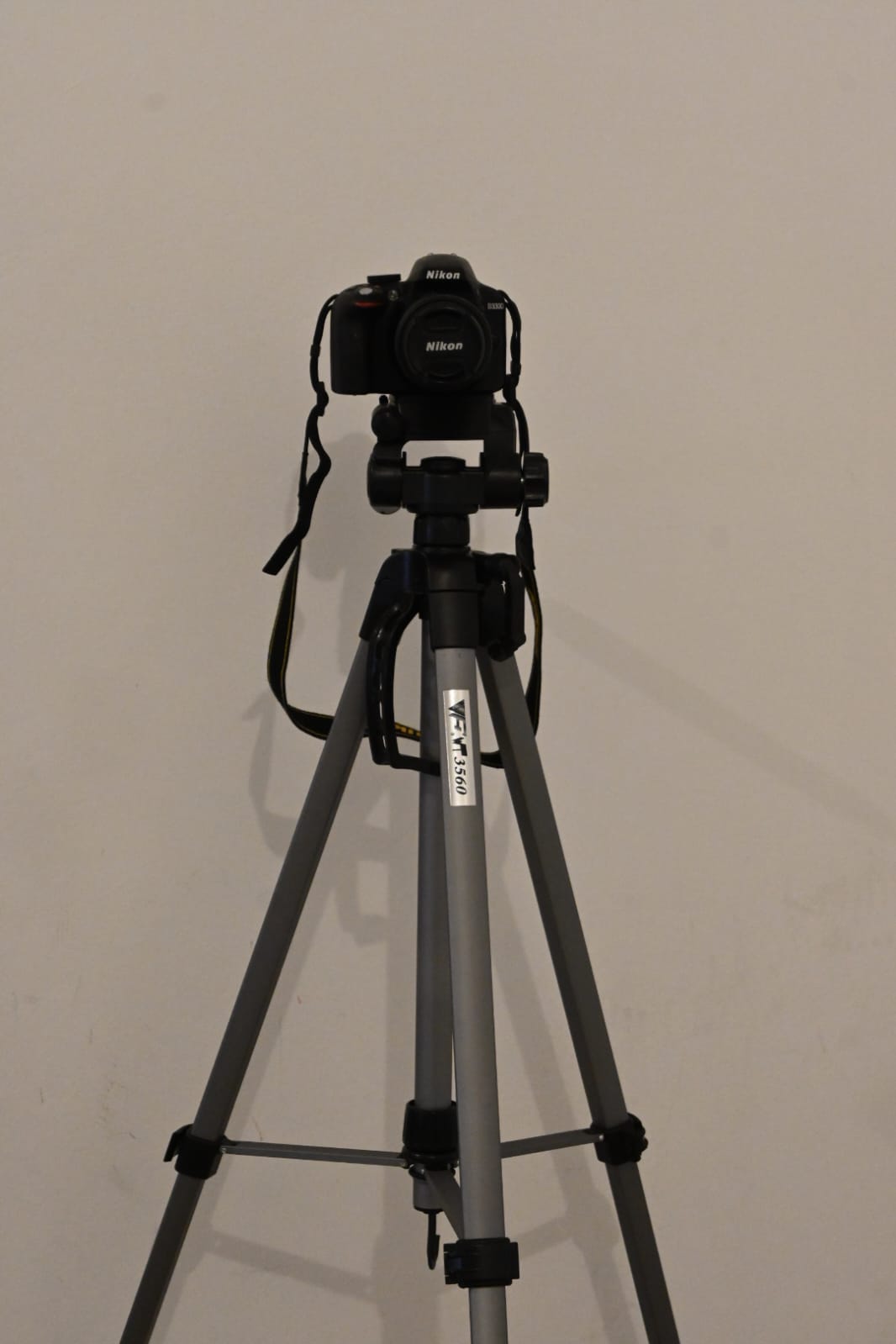Nikon D3300 w/18-55mm F3.5-5.6G VR II lens - Image 2
