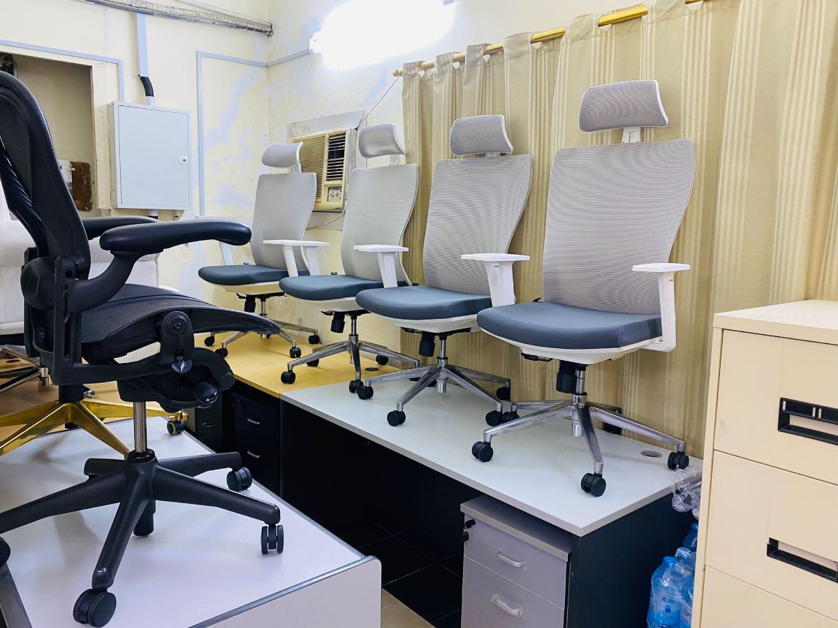 Used office furniture buy sell in Qatar 55257083 - Image 2