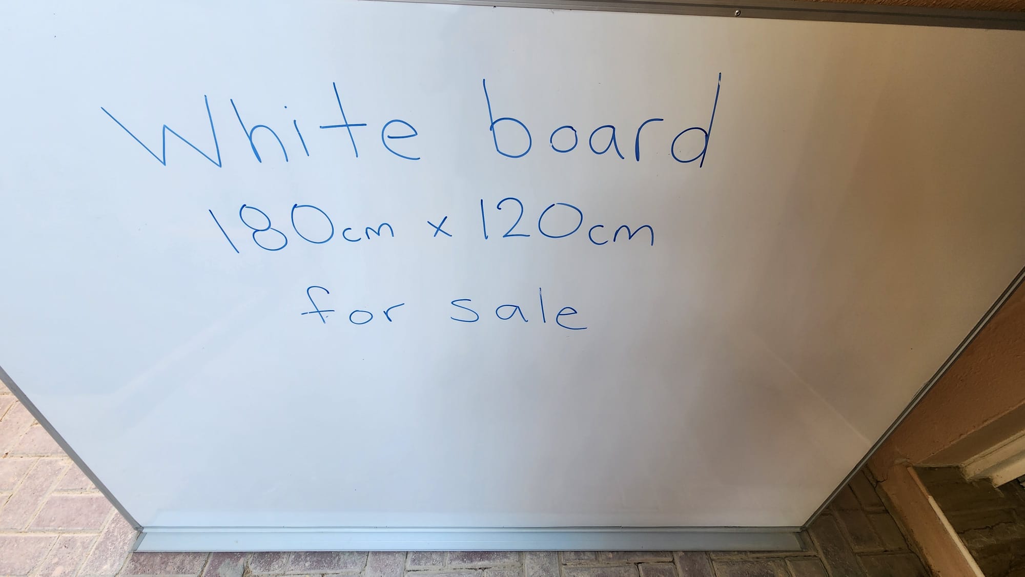 Large white-board in perfect condition. 180cm x 120cm. - Image 2