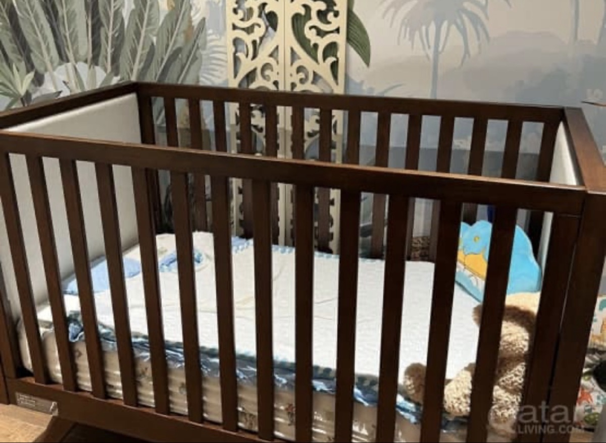 Premium Pottery Barn Kids Convertible Cot + Lullaby Mattress – Pristine Condition - Image 6