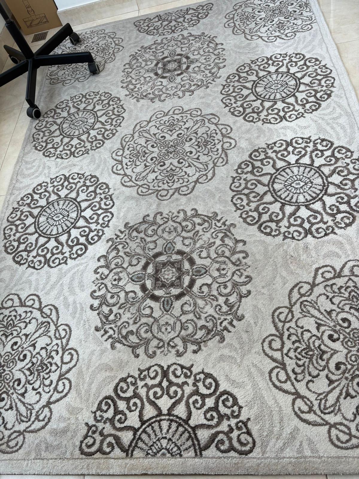 CARPETS 3 for 120 qar - Image 3