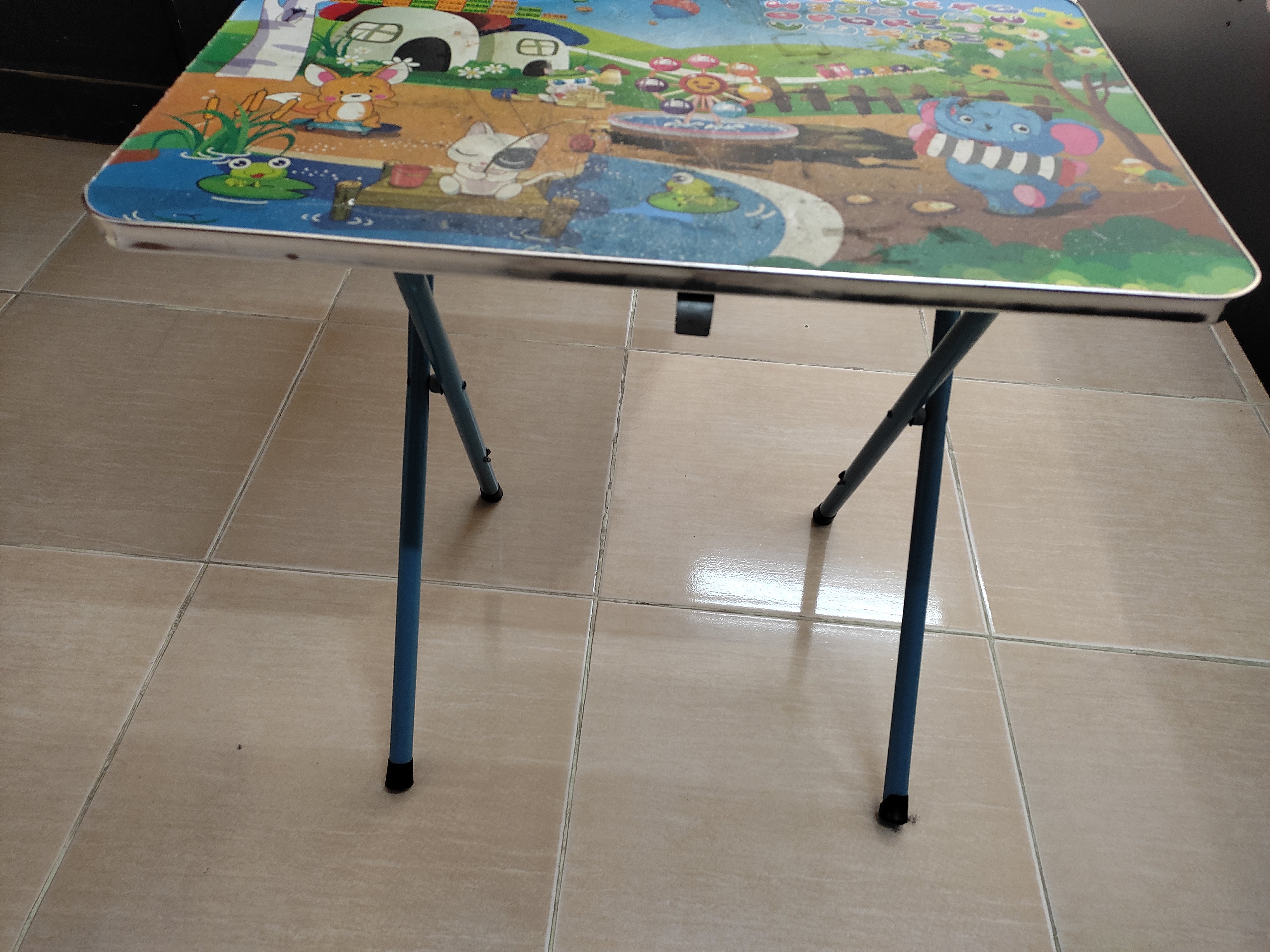 Kids Study Table - Image 1